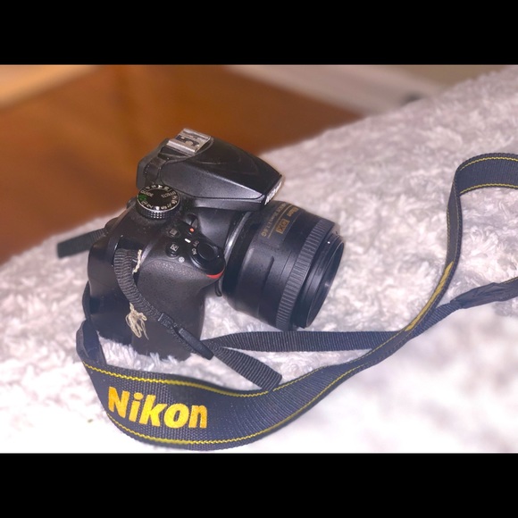 Nikon  D3400 DSLR Camera - Picture 1 of 5